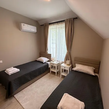 Panoramic Terrace With Elevator Access *